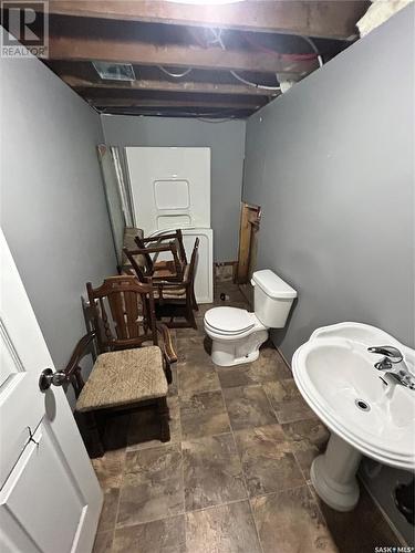 205 Carl Avenue E, Langenburg, SK - Indoor Photo Showing Bathroom
