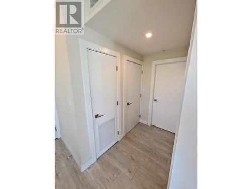 1925 Enterprise Way Unit# 403, Kelowna, BC - Indoor Photo Showing Other Room