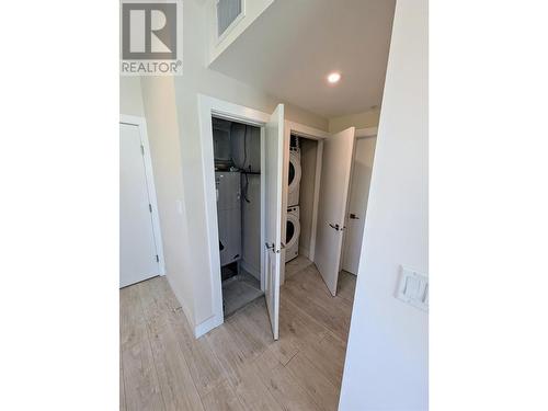 1925 Enterprise Way Unit# 403, Kelowna, BC - Indoor Photo Showing Other Room