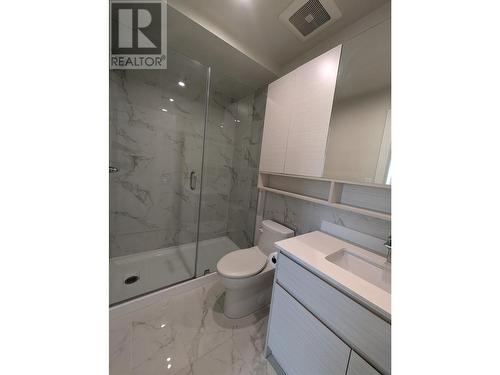 1925 Enterprise Way Unit# 403, Kelowna, BC - Indoor Photo Showing Bathroom