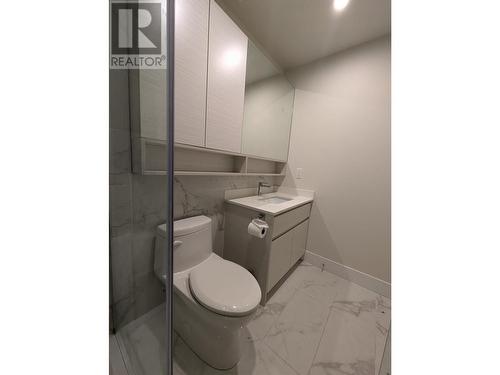 1925 Enterprise Way Unit# 403, Kelowna, BC - Indoor Photo Showing Bathroom