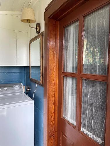 314 Main Street, Swan River, MB - Indoor Photo Showing Laundry Room