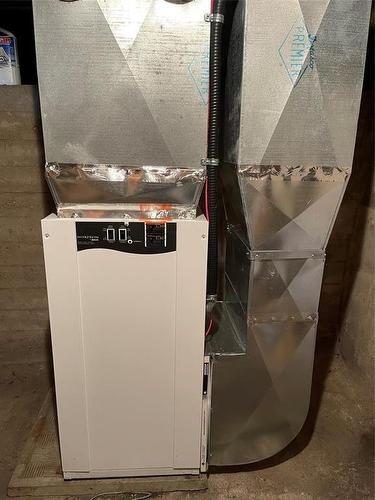 314 Main Street, Swan River, MB - Indoor Photo Showing Other Room