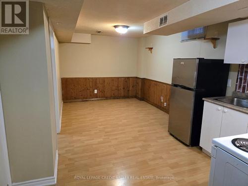 Bsmt - 15 Twin Pines Crescent, Brampton, ON - Indoor