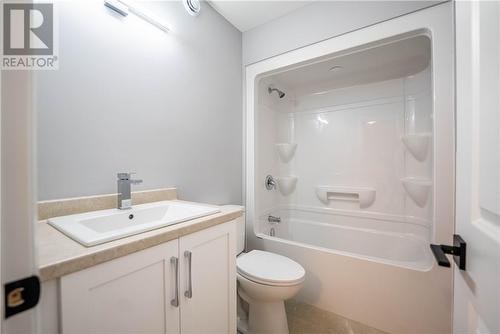 2951 Ruby Street, Chelmsford, ON - Indoor Photo Showing Bathroom