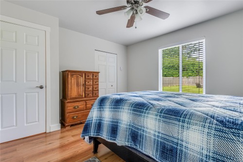 164 Crawford Rd, Campbell River, BC - Indoor Photo Showing Bedroom
