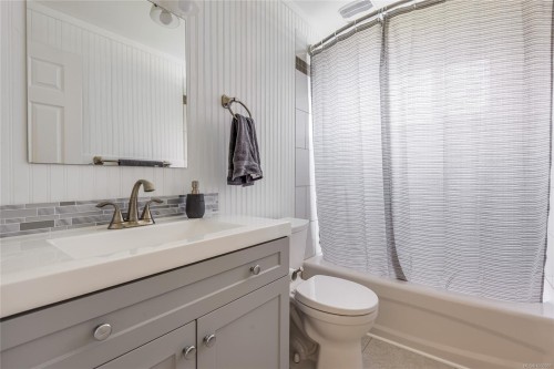 164 Crawford Rd, Campbell River, BC - Indoor Photo Showing Bathroom