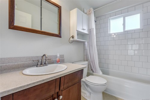 164 Crawford Rd, Campbell River, BC - Indoor Photo Showing Bathroom