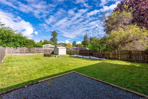 164 Crawford Rd, Campbell River, BC - Outdoor With Backyard