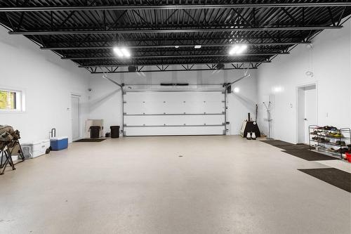 Garage - 40 Rue Valiquette, Magog, QC - Indoor Photo Showing Garage