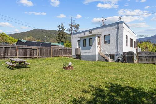 129 15Th Avenue, Creston, BC - Outdoor