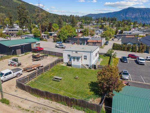 129 15Th Avenue, Creston, BC - Outdoor With View