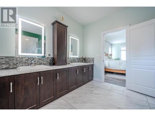 124 Sasquatch Trail Trail, Osoyoos, BC - Indoor Photo Showing Bathroom