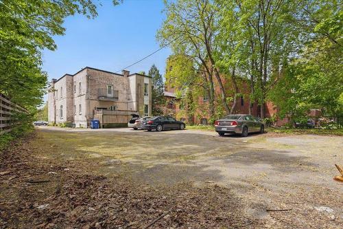 Stationnement - 2-327 Av. Melville, Westmount, QC - Outdoor