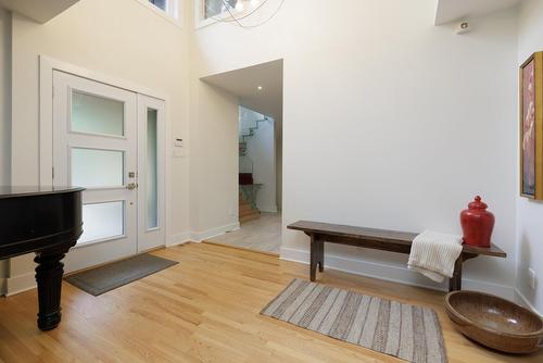 Hall d'entrée/Vestibule - 306 Rue Victoria, Baie-D'Urfé, QC - Indoor Photo Showing Other Room