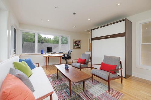 Boudoir - 306 Rue Victoria, Baie-D'Urfé, QC - Indoor Photo Showing Living Room