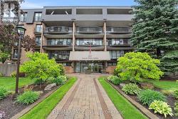 403 - 337 SIMCOE STREET N  Oshawa (O'Neill), ON L1G 4T2