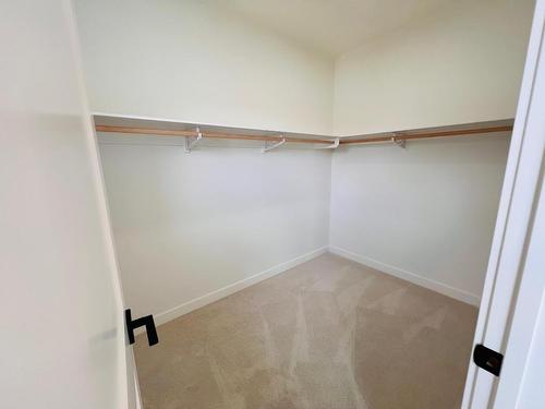 401-510 14Th Street, Invermere, BC - Indoor With Storage