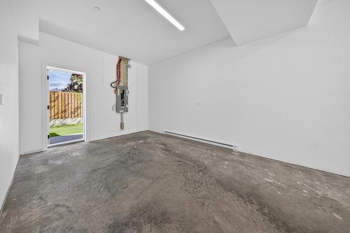 401-510 14Th Street, Invermere, BC - Indoor Photo Showing Other Room