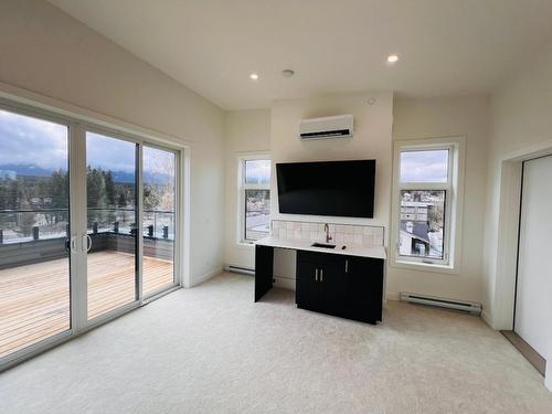401-510 14Th Street, Invermere, BC - Indoor