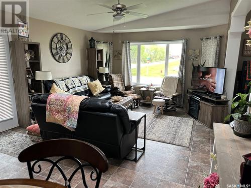 228 6Th Avenue N, Big River, SK - Indoor Photo Showing Living Room