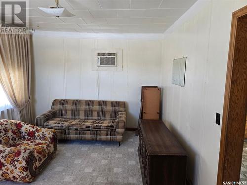 200 Railway Avenue N, Norquay, SK - Indoor