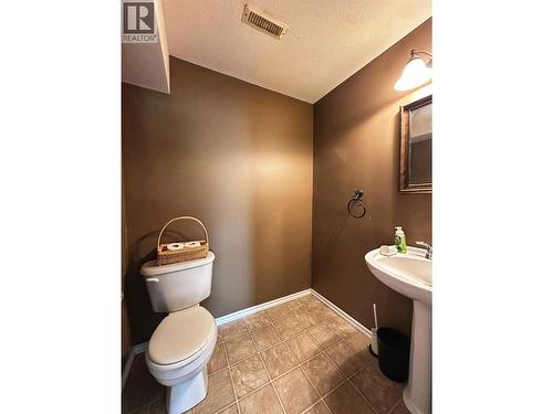 5901 Heritage Drive Unit# 5, Vernon, BC - Indoor Photo Showing Bathroom