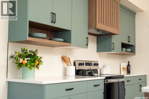 311 Veterans Drive, Warman, SK - Indoor Photo Showing Kitchen