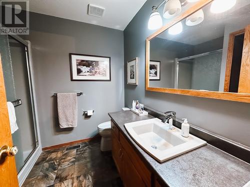 9951 Belmont Road, Prince George, BC - Indoor Photo Showing Bathroom
