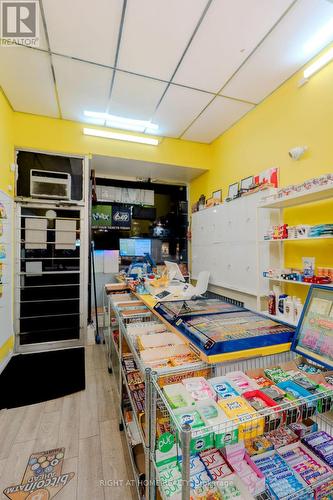 370 Bank Street, Ottawa, ON 