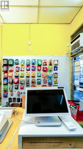 370 Bank Street, Ottawa, ON 