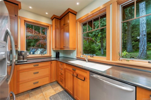 260 Little Mountain Rd, Salt Spring, BC 
