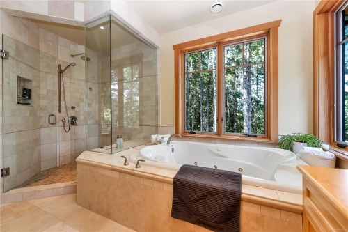 260 Little Mountain Rd, Salt Spring, BC 
