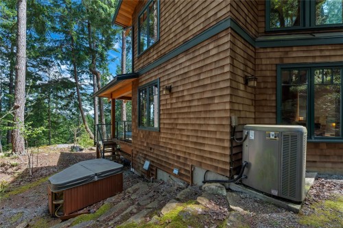 260 Little Mountain Rd, Salt Spring, BC 