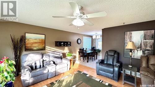 122 Hamilton Street, Davidson, SK - Indoor Photo Showing Living Room