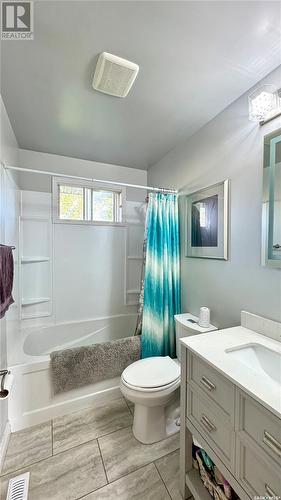 122 Hamilton Street, Davidson, SK - Indoor Photo Showing Bathroom