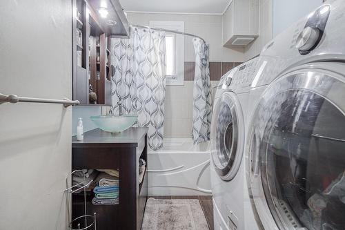 Salle de bains - 1134  - 1138 Rue Renaud, Mascouche, QC - Indoor Photo Showing Laundry Room