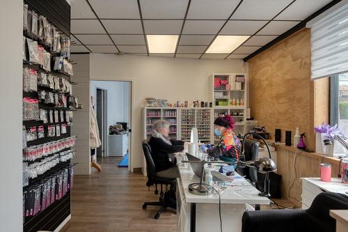 Commerce - 14 Rue Langlois, Granby, QC - Indoor Photo Showing Other Room