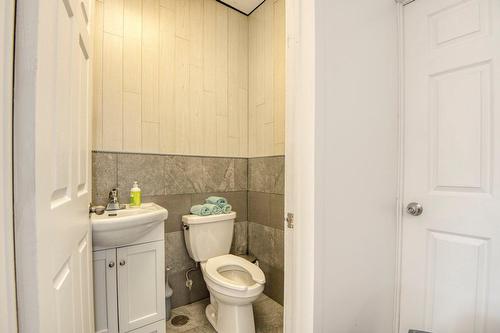 Salle d'eau - 14 Rue Langlois, Granby, QC - Indoor Photo Showing Bathroom