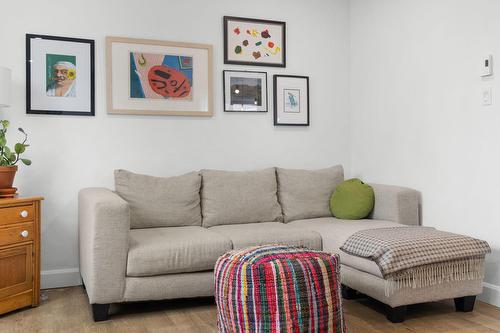 Living room - 96 Rue Seigneuriale, Québec (Beauport), QC - Indoor Photo Showing Living Room