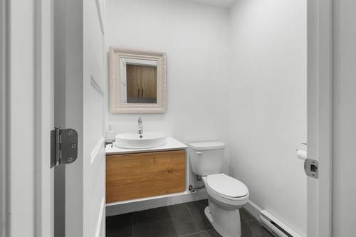 Powder room - 96 Rue Seigneuriale, Québec (Beauport), QC - Indoor Photo Showing Bathroom