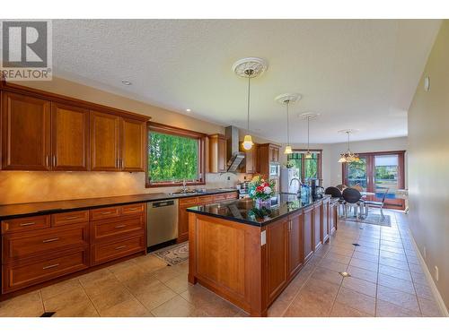 2350 Landry Crescent, Summerland, BC - Indoor Photo Showing Kitchen