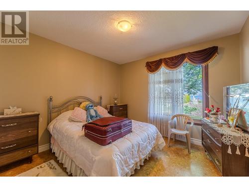 2350 Landry Crescent, Summerland, BC - Indoor Photo Showing Bedroom