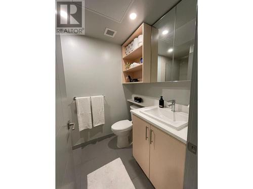 345 DOUGALL Road N Unit# 215  Kelowna, BC V1X 3K8