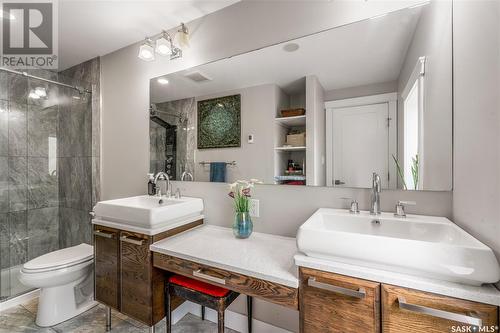 401 1St Street Ne, Watson, SK - Indoor Photo Showing Bathroom