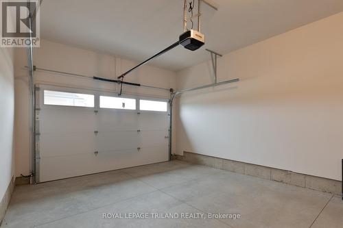 71 Harrow Lane, St. Thomas, ON - Indoor Photo Showing Garage