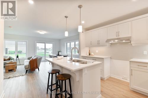 71 Harrow Lane, St. Thomas, ON - Indoor Photo Showing Kitchen With Double Sink With Upgraded Kitchen