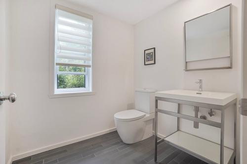 Powder room - 1245 Rue Laurent-Perreault, Chambly, QC - Indoor Photo Showing Bathroom