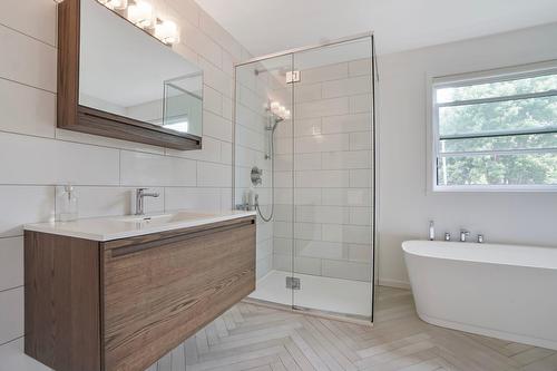 Bathroom - 1245 Rue Laurent-Perreault, Chambly, QC - Indoor Photo Showing Bathroom