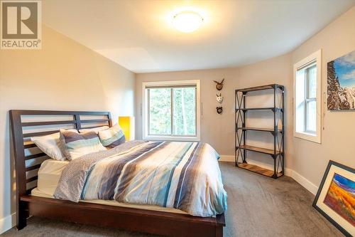 9942 Osprey Landing Drive, Wardner, BC - Indoor Photo Showing Bedroom